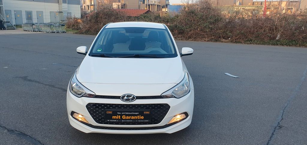Hyundai i20 82.000 km 7.500 &euro; Frankfurt am Main 60386