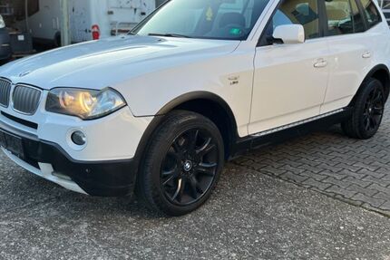 BMW X3 270.000 km 4.290 € Frankfurt am Main 65933