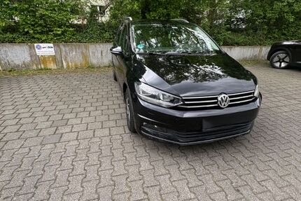 VW Touran 111.850 km 20.000 &euro; Frankfurt am Main 60486