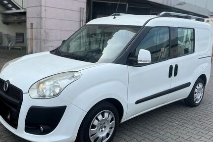 Fiat Doblo 66.000 km 5.990 &euro; Frankfurt am Main 65933