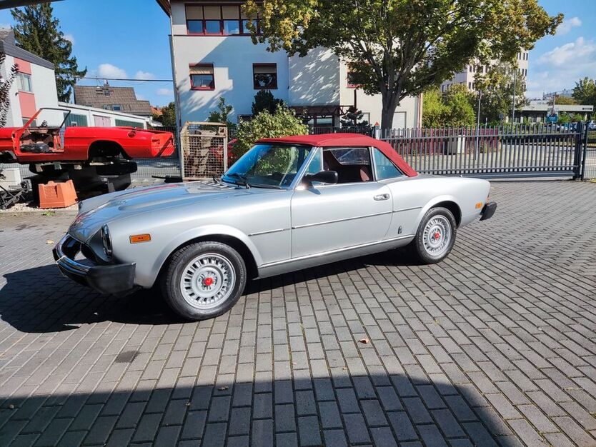 Fiat 124 Spider 109.000 km 17.000 € Frankfurt am Main 60489