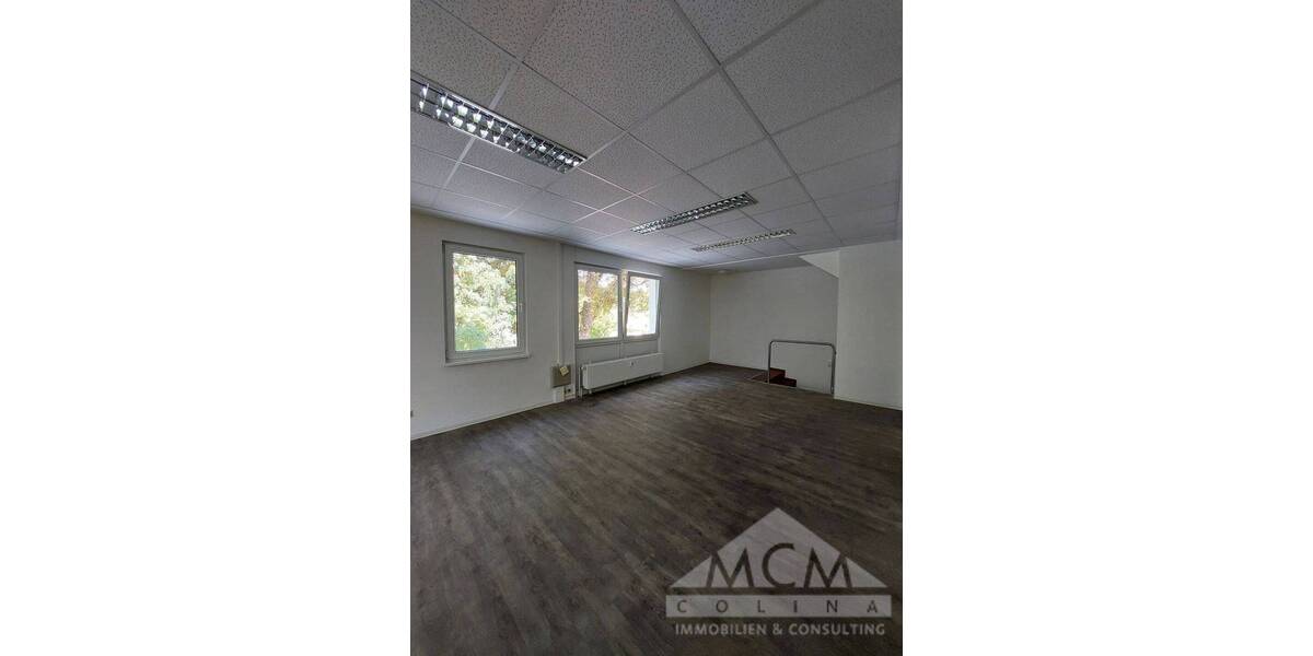 Gewerbeobjekt Frankfurt am Main / Niederursel Niederursel - 8 Zimmer, 236 m&sup2;, 2.500&euro; | Angebot:23986423