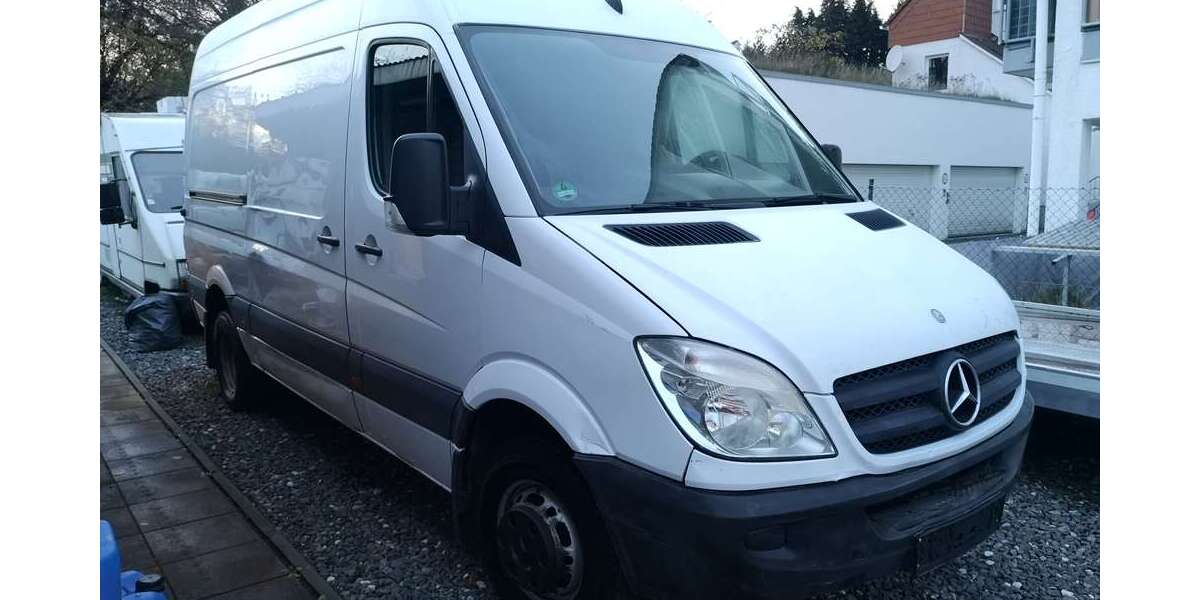 Mercedes-Benz Sprinter 79.978 km 9.990 &euro; Kelkheim 65779