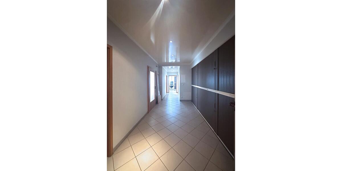 Gewerbefläche ca. 110 m² in Hanau-Lamboy (Möhnestraße) + 13 Stell zimmer