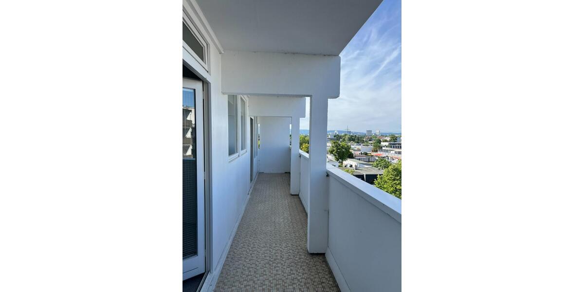 Helle 3 Zimmer Wohnung mit Balkon, EBK & S-Bahn nahe in Frankfurt 3 zimmer