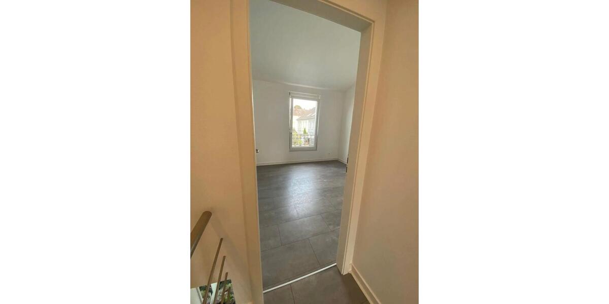 Reihenhaus Hanau Lamboy - 3 Zimmer, 81 m&sup2;, 380.000&euro; | Angebot:27189804