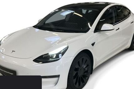 Tesla Model 3 52.536 km 31.700 &euro; Hanau 63457