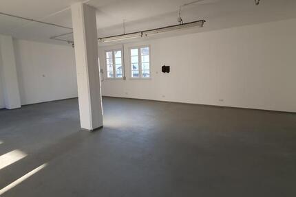 Lager- Mehrzweckfläche mit 130 m² in guter Lage – zimmer