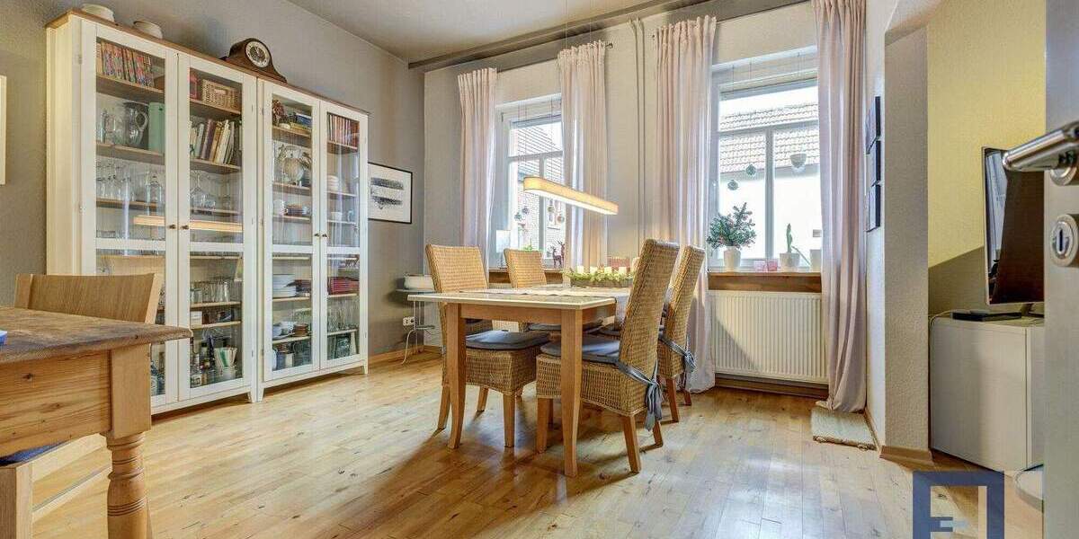 Einfamilienhaus Bischofsheim - 9 Zimmer, 215 m&sup2;, 529.950&euro; | Angebot:25691148