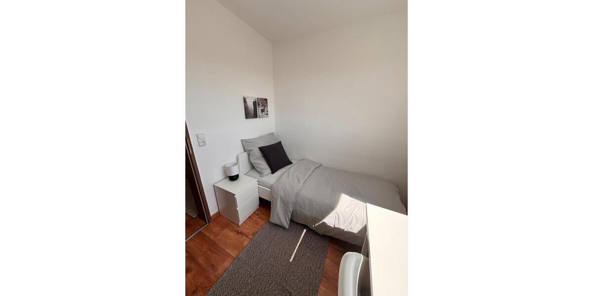 Etagenwohnung Frankfurt am Main Eschersheim - 4 Zimmer, 10 m&sup2;, 560&euro; | Angebot:23473723