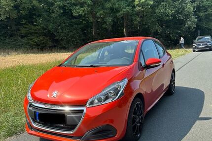 Peugeot 208 85.000 km 4.500 &euro; Usingen 61250