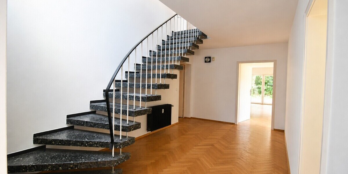 Großes Familienhaus am Sonnenhang mit Doppelgarage - Einfamilienhaus Eppstein | Angebot:27120640