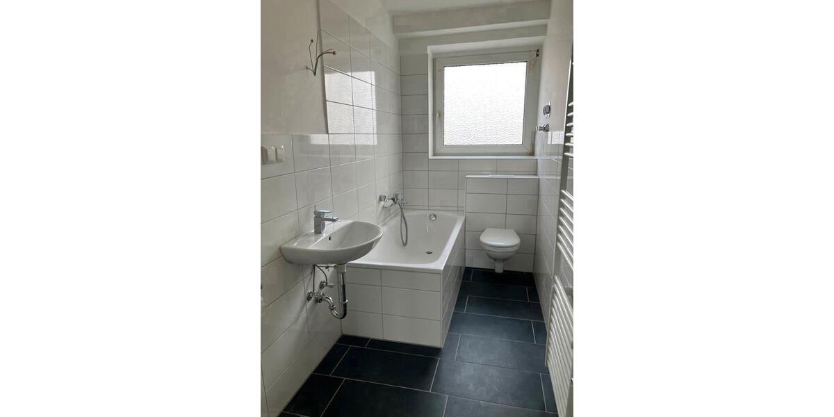 Grosse 3 Zimmerwohnung mit Aufzug und Balkon 3 zimmer