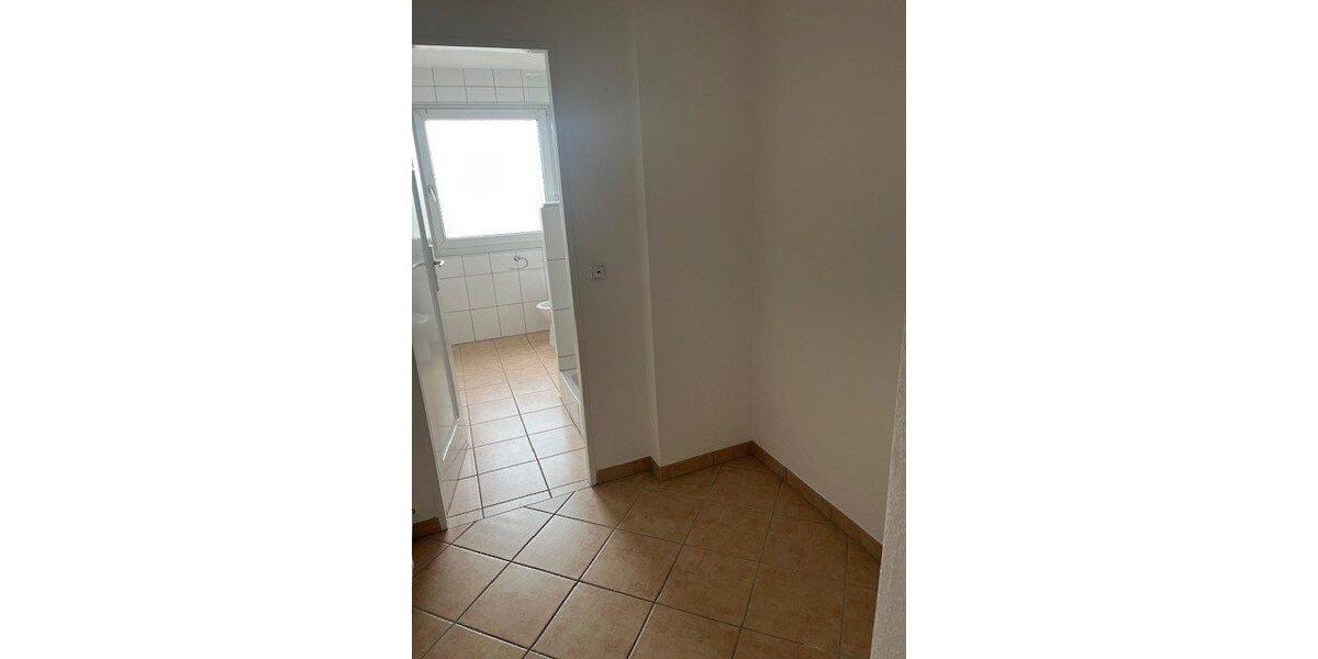 Dachgeschoßwohnung Frankfurt am Main Unterliederbach - 3 Zimmer, 87 m&sup2;, 800&euro; | Angebot:26386400