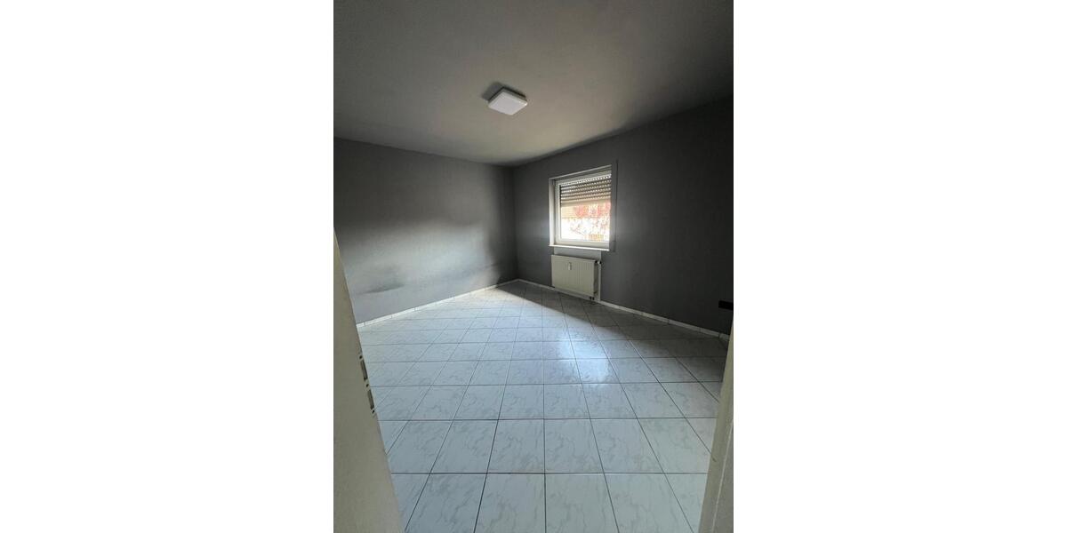 Etagenwohnung Friedberg (Hessen) - 4 Zimmer, 120 m&sup2;, 1.250&euro; | Angebot:26413332