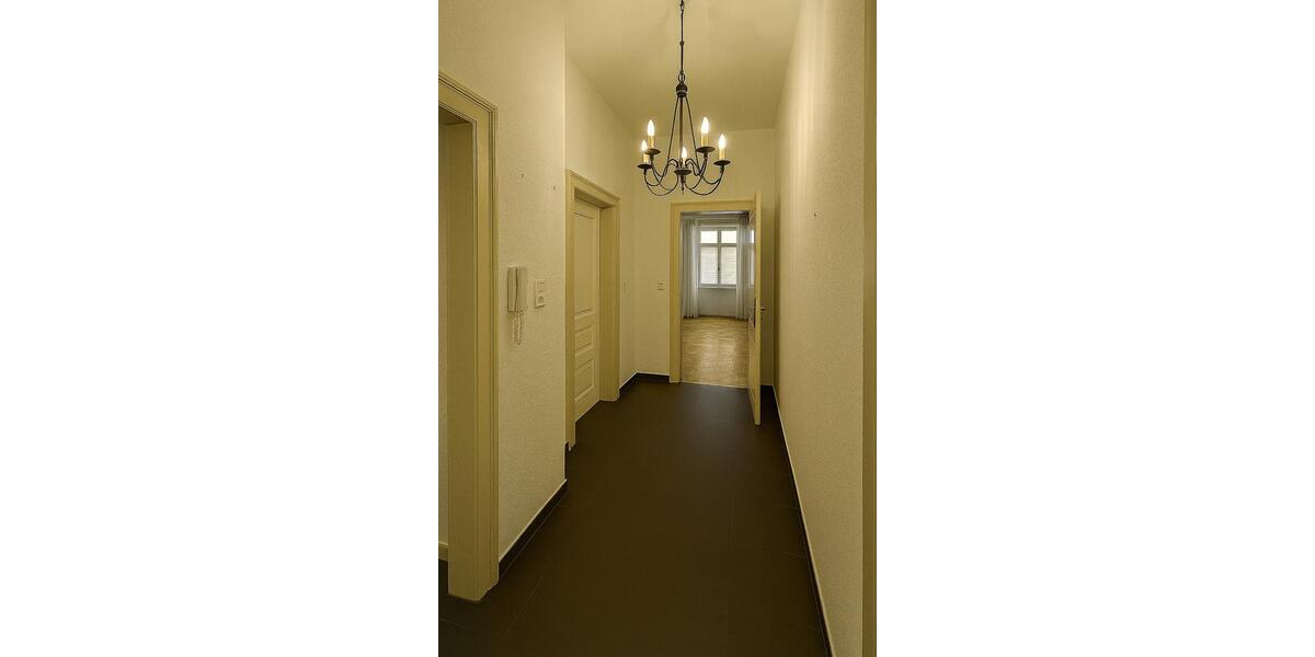 Exquisite Altbauwohnung mit 5 Zimmern in Offenbach am Main 5 zimmer