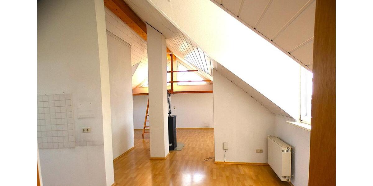 Dachgeschoßwohnung Niedernhausen - 3.5 Zimmer, 81 m&sup2;, 235.000&euro; | Angebot:24626402