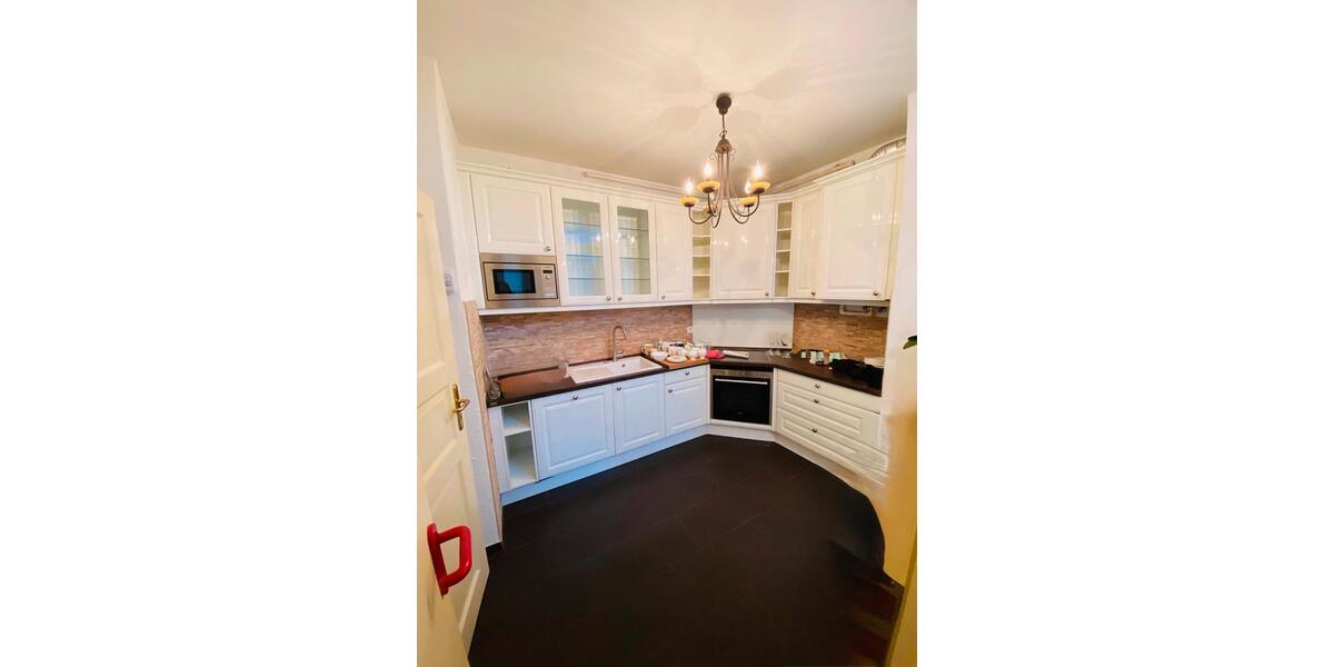 Exquisite Altbauwohnung mit 5 Zimmern in Offenbach am Main 5 zimmer