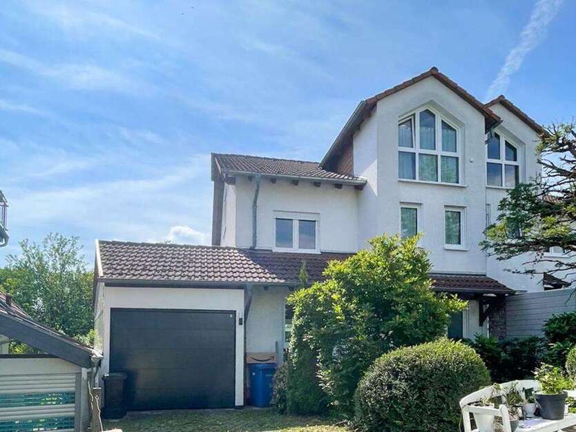 Haus zum Mieten in Oberursel (Taunus) 3.200 € 200 m²