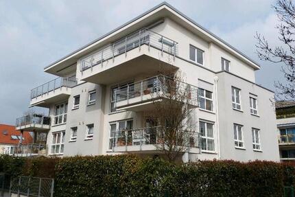 Schönes Penthouse mit 3 Zimmern &Balkon in ruhiger&zentraler Lage 3 zimmer