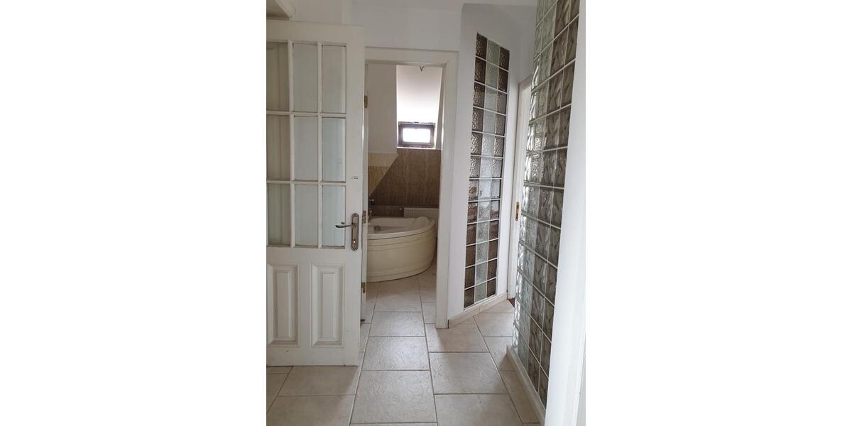 Mehrfamilienhaus, Wohnhaus Frankfurt am Main Sachsenhausen - 11 Zimmer, 310 m&sup2;, 360.000&euro; | Angebot:26507253