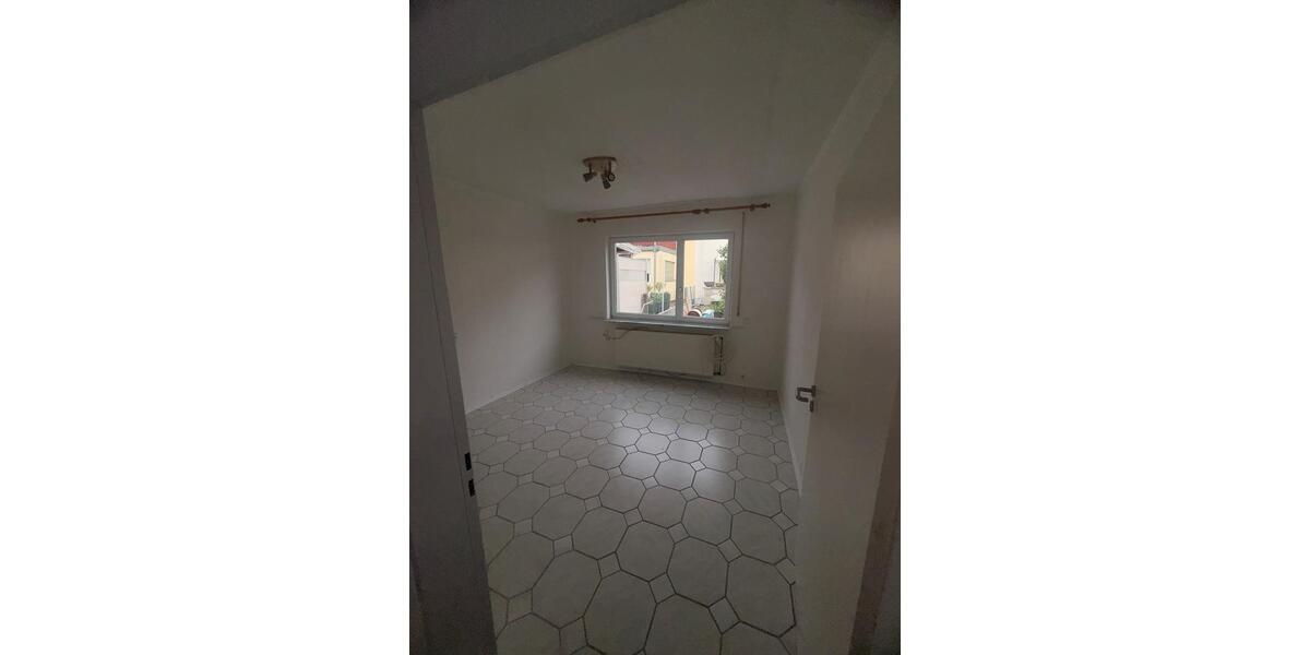 Etagenwohnung Mörfelden-Walldorf Walldorf - 3 Zimmer, 63 m&sup2;, 1.350&euro; | Angebot:26416804
