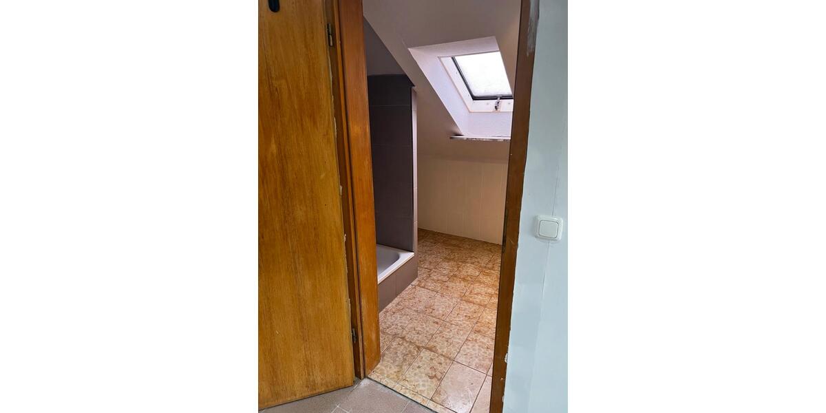 Dachgeschosswohnung 2 Zimmer 2 zimmer