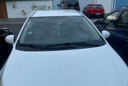 Toyota Avensis 141.000 km 9.900 &euro; Dietzenbach 63128