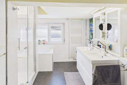 Rodgau: Modernisiertes EFH, 6 Zi., WP (heizkühl), Kamin, Hof, 11-kW Wallbox 6 zimmer