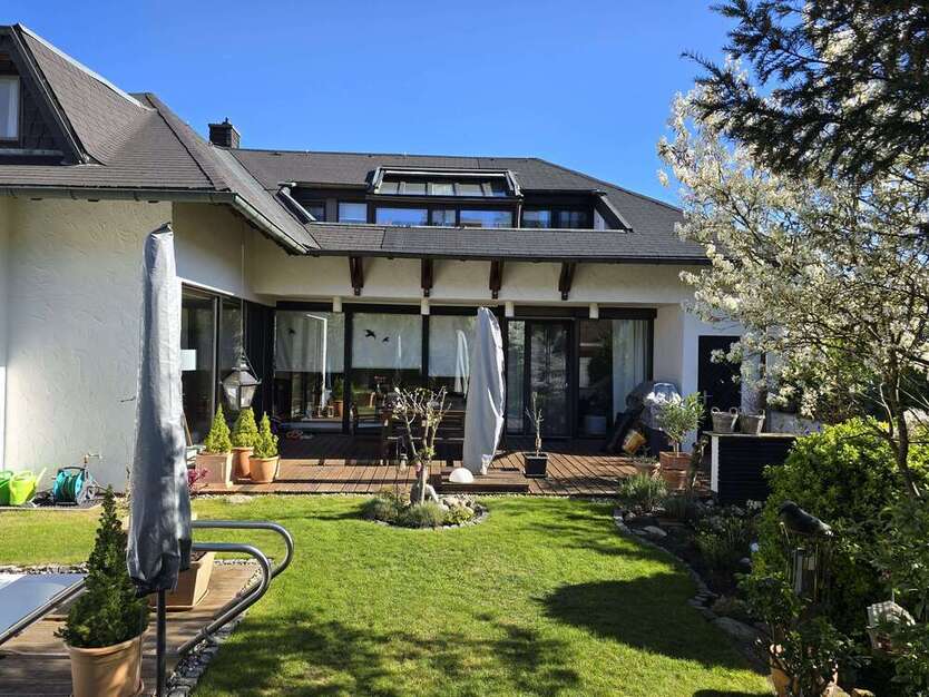 Haus zum Kaufen in Dietzenbach 818.000 € 240 m²