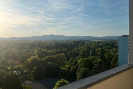 Zimmer in 6er Frauen WGshared Flat im Herzen Frankfurts mit Ausblick auf den Taunus 6 zimmer