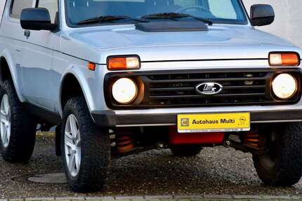 Lada Niva 9.200 km 19.500 &euro; Limeshain 63694