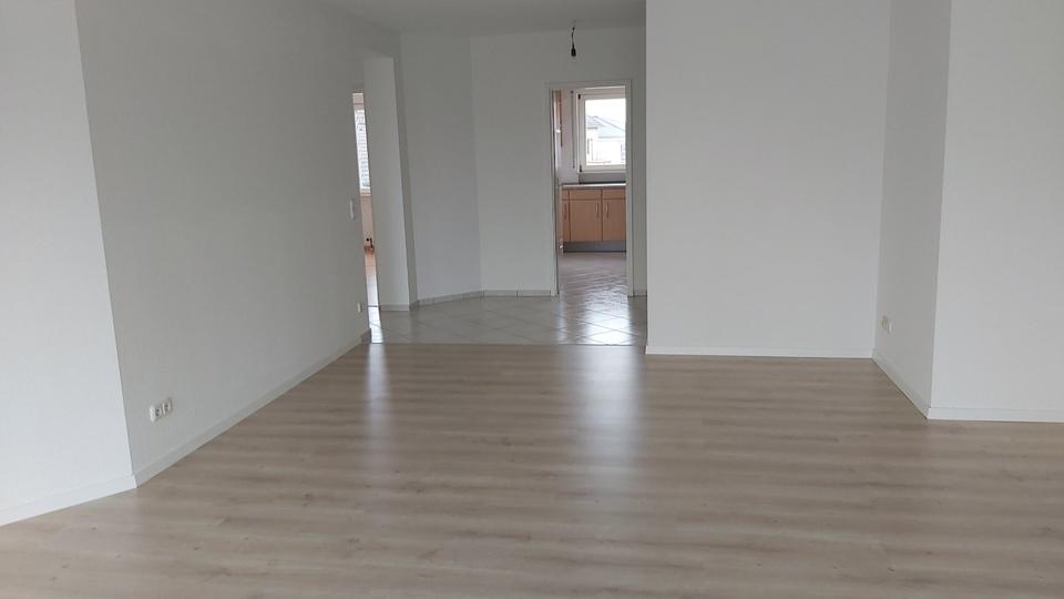 Etagenwohnung Bruchköbel - 3 Zimmer, 92 m&sup2;, 980&euro; | Angebot:26087533