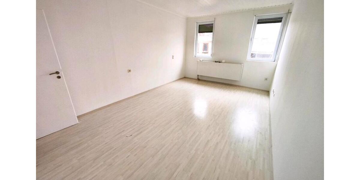 Etagenwohnung Babenhausen - 5.5 Zimmer, 145 m&sup2;, 1.500&euro; | Angebot:25049002