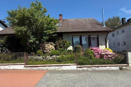 Haus Schmitten im Taunus - 7 Zimmer, 180 m&sup2;, 480.000&euro; | Angebot:26995157