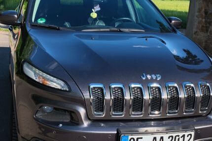 Jeep Cherokee 127.000 km 14.900 &euro; Rodgau 63110