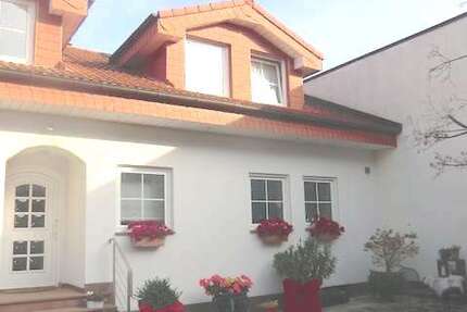 Haus Mörfelden-Walldorf Walldorf - 4.5 Zimmer, 129 m&sup2;, 1.980&euro; | Angebot:27359304