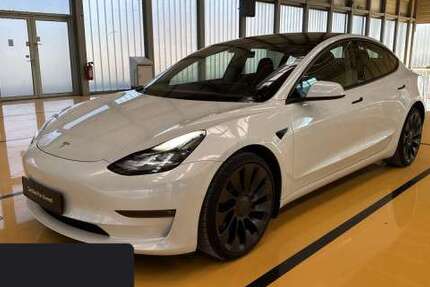 Tesla Model 3 98.907 km 27.000 &euro; Hanau 63457
