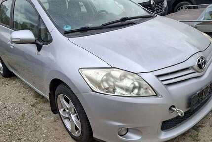 Toyota Auris 245.000 km 2.400 &euro; Neu-Isenburg 63263
