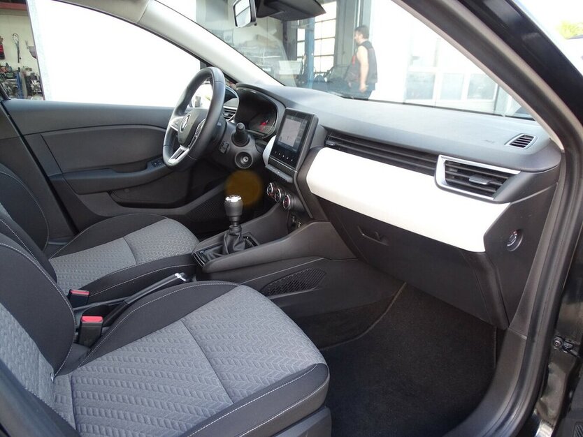 Renault Clio 1,0l Evolution Navi Rückfahrkamera, Einparkhi 31.015 km 12.990 € Rodgau 63110