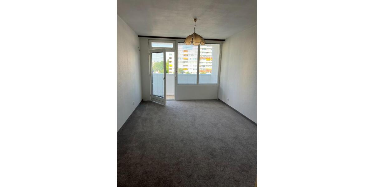 Helle 3 Zimmer Wohnung mit Balkon, EBK & S-Bahn nahe in Frankfurt 3 zimmer