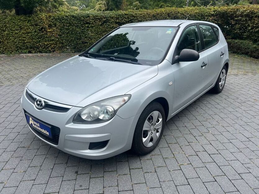 i30