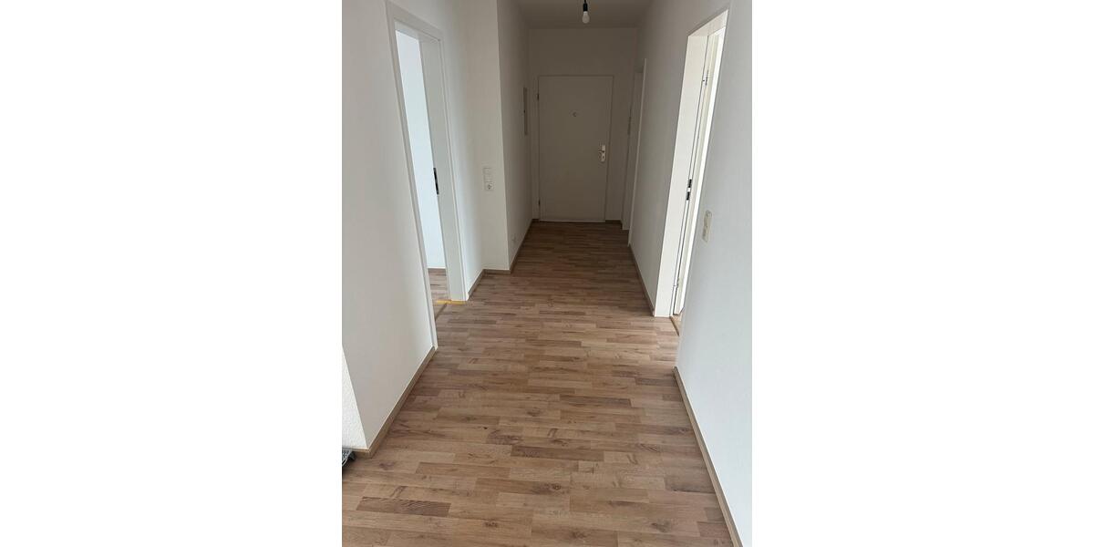 Dachgeschoßwohnung Rüsselsheim am Main - 2 Zimmer, 69 m&sup2;, 1.220&euro; | Angebot:25512349