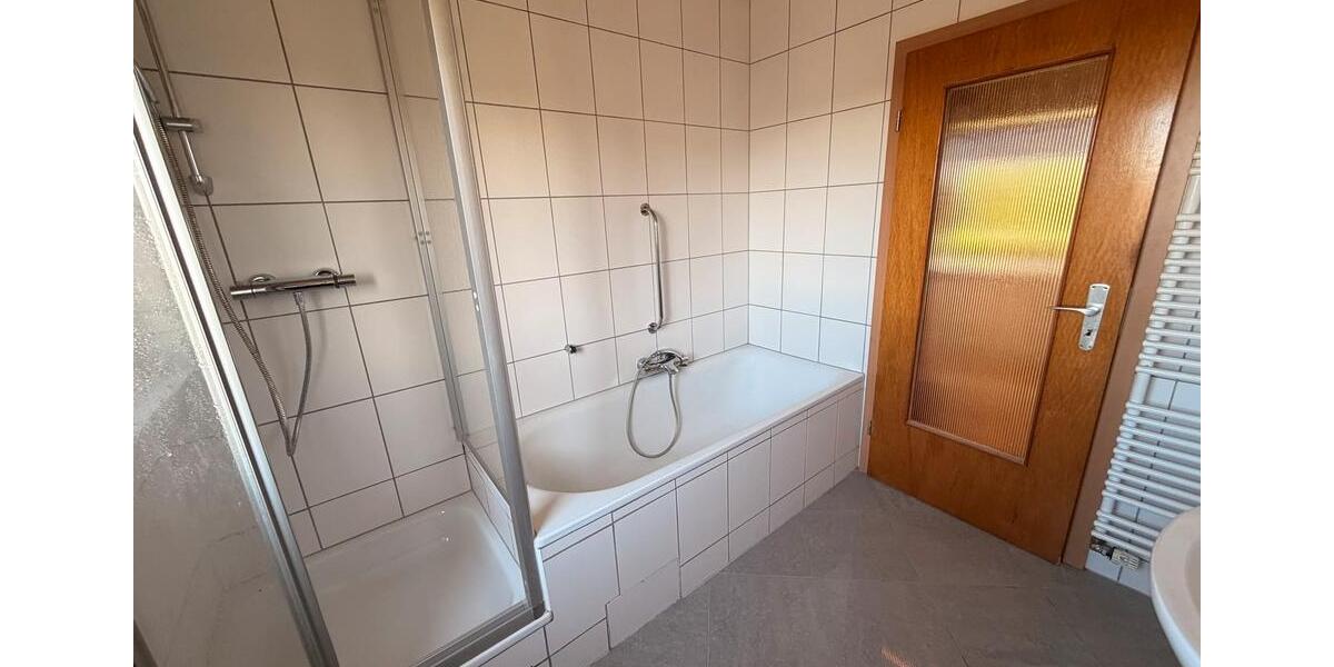 Erdgeschoßwohnung Wehrheim - 4 Zimmer, 110 m&sup2;, 1.800&euro; | Angebot:26400045