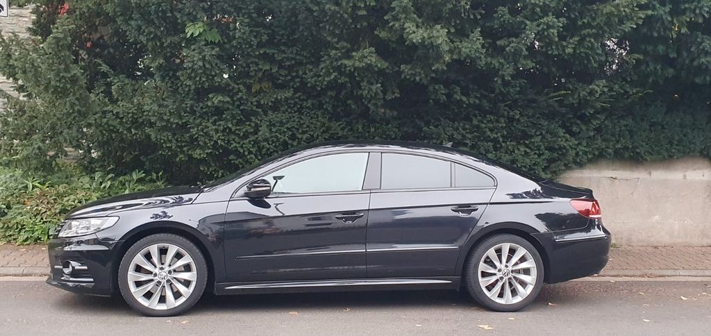 VW CC 148.000 km 14.900 € Frankfurt 60385