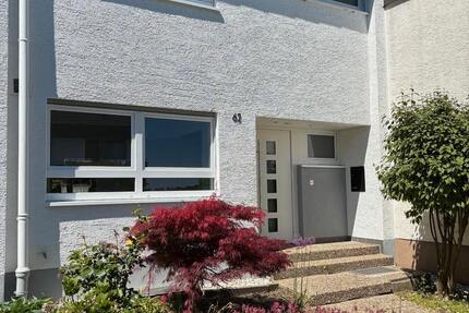 Haus Frankfurt am Main Bonames - 4.5 Zimmer, 138 m&sup2;, 2.000&euro; | Angebot:26418789