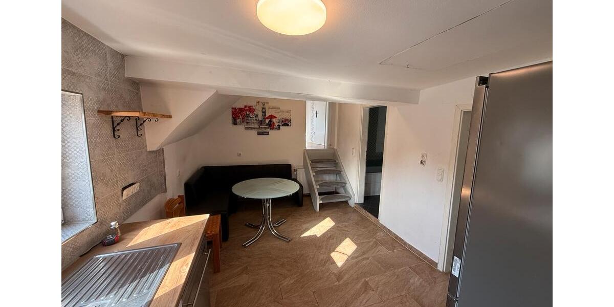 Dachgeschoßwohnung Oberursel (Taunus) - 4 Zimmer, 100 m&sup2;, 1.200&euro; | Angebot:25295601