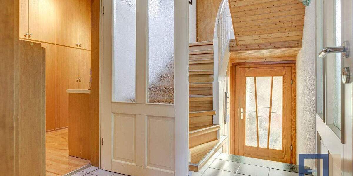 Einfamilienhaus Bischofsheim - 9 Zimmer, 215 m&sup2;, 529.950&euro; | Angebot:25691148