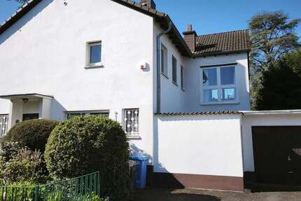 Haus Schwalbach - 8 Zimmer, 250 m&sup2;, 1.150.000&euro; | Angebot:26095143