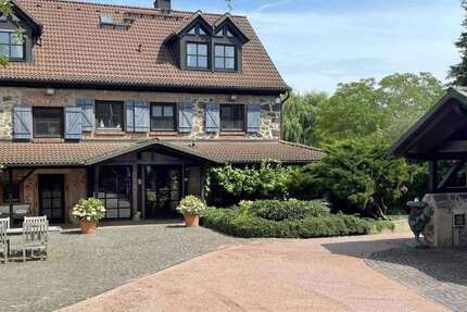 Haus zum Kaufen in Bruchköbel 1.790.000 € 329 m² 8 zimmer